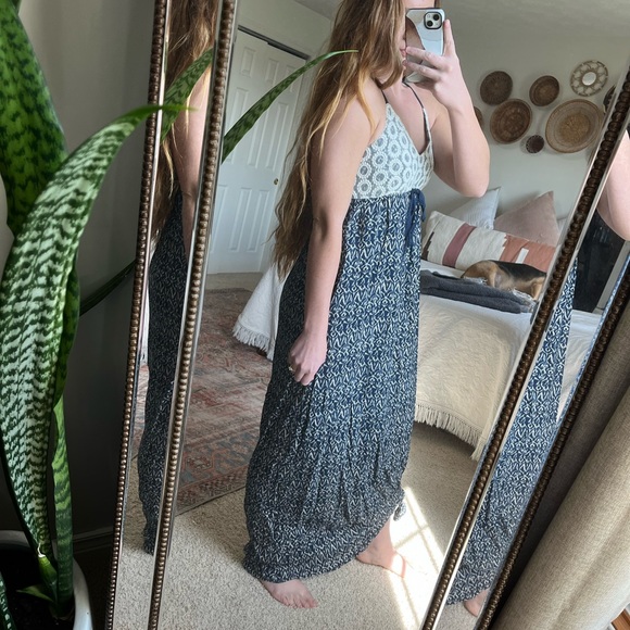 Boutique Maxi Dress Boho Lace Flowy Style Cross-back - Picture 2 of 4